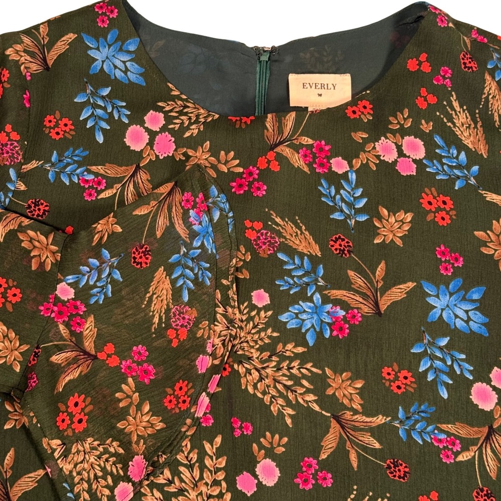 Everly Forest Green Floral Chiffon Bell‎ Sleeve Blouse Top Lined Womens M